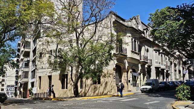 La tradicional esquina de la zona de la costanera histórica de la ciudad.