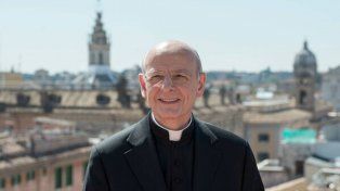nando Ocariz, cabeza del Opus, ya no es obispo ni ostenta el anillo episcopal.