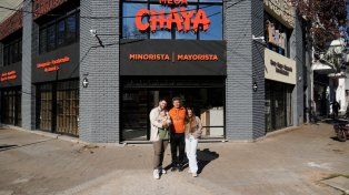 La empresa rosarina que desafía a los bazares chinos con una apuesta de volumen y precios bajos