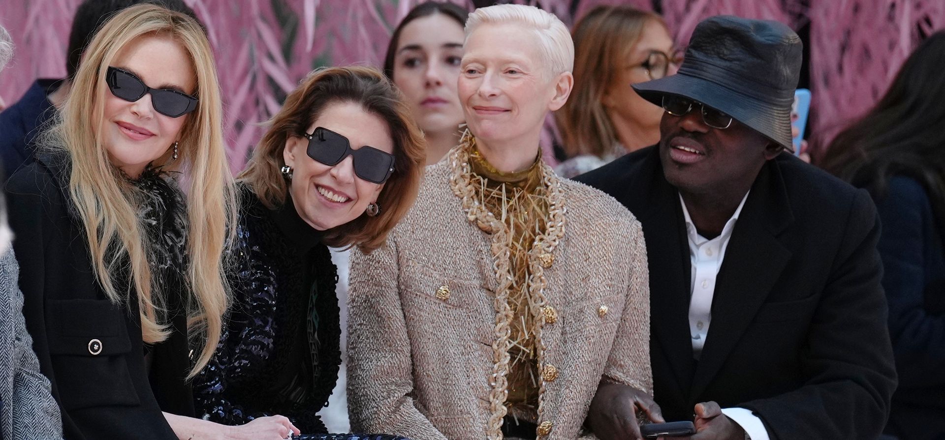 Nicole Kidman (de izquierda a derecha), Fernanda Torres, Tilda Swinton y Edward Enninful asisten a la colección de Alta Costura Primavera/Verano 2026 de Chanel, presentada en París, el martes 27 de enero de 2026. (Foto AP/Aurelien Morissard) Nicole Kidman (de izquierda a derecha), Fernanda Torres, Tilda Swinton y Edward Enninful asisten a la colección de Alta Costura Primavera/Verano 2026 de Chanel, presentada en París, el martes 27 de enero de 2026. (Foto AP/Aurelien Morissard)
