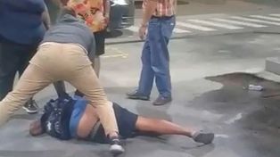 Momentos de tensión se vivieron en una estación de servicio ante la amenaza de un hombre de iniciar un incendio.&nbsp;