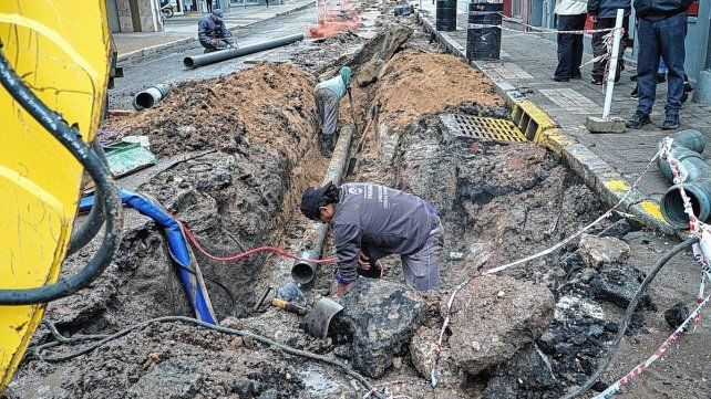 Los trabajos en la zona céntrica de Paraná fueron en calle Perú y Pellegrini.