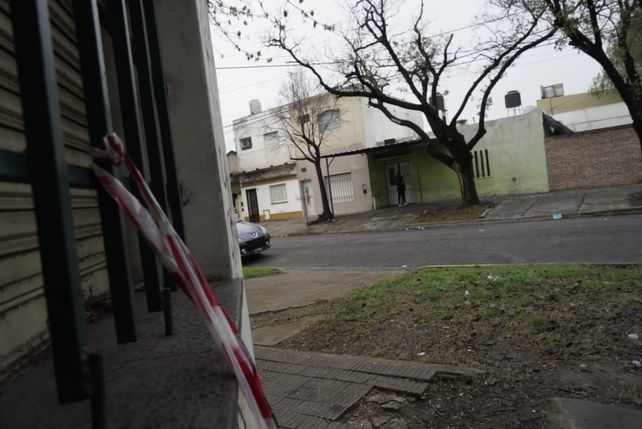 Crimen en Tablada: mataron de un balazo en el abdomen a un hombre dentro de un auto