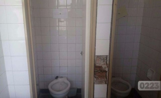 Los descubrieron teniendo sexo en un baño de Tribunales