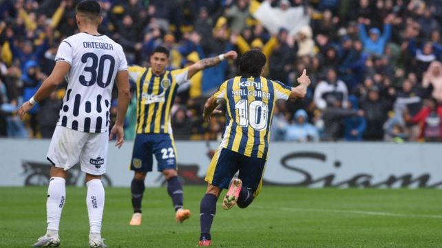 Malcorra ya festeja su gol tras el gran pase de Bianchi. Giaccone