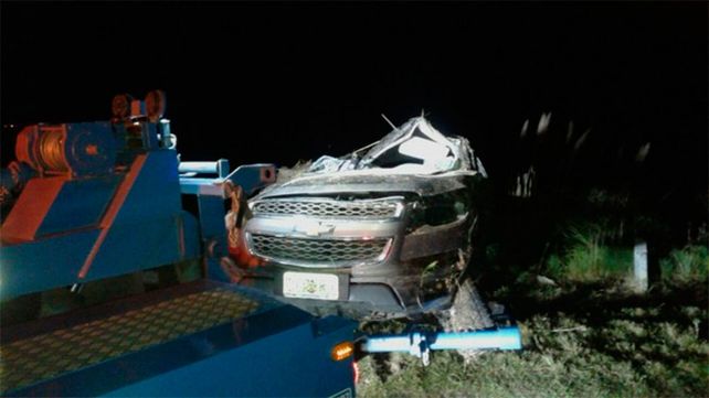 Tres personas fueron hospitalizadas tras despistar y volcar una camioneta