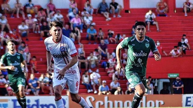 Argentinos Juniors superó 2-0 a Sarmiento pero no pudo clasificarse a la Copa Sudamericana 2022. 