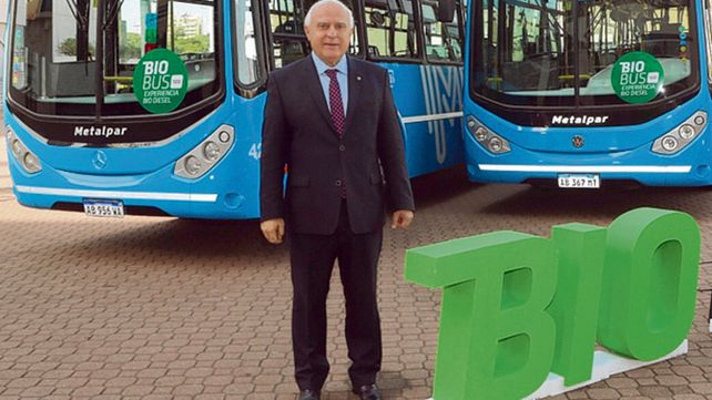 Bio bus. Lifschitz encabezó un acto en la Sociedad Rural.