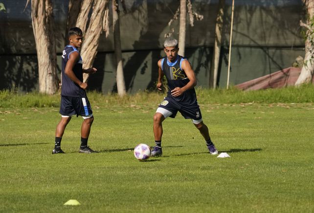 Agustín Toledo y el Chipi Frías estuvieron en el equipo de Central que empató ante la U de Chile.