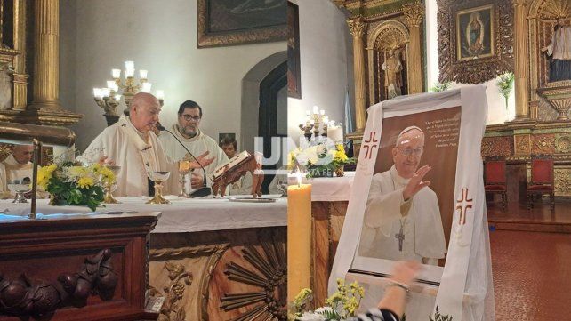 Santa Fe despidió al papa Francisco con una misa especial: Aquí dejó parte de su corazón Santa Fe despidió al papa Francisco con una misa especial: Aquí dejó parte de su corazón