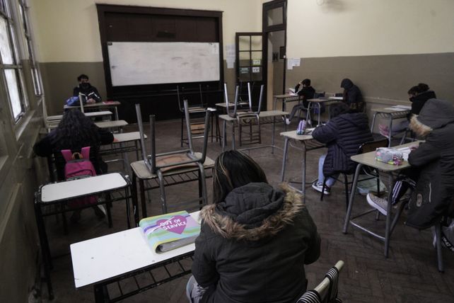 La ministra de Educación Adriana Cantero confirmó que Santa Fe comenzará a implementar la extensión escolar de media hora en los 803 establecimientos rurales de la provincia.&nbsp; 