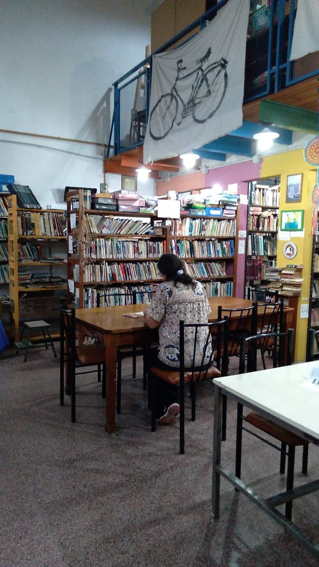 Las bibliotecas populares sufrieron la peor de sus pesadillas durante la pandemia: estar lejos de los vecinos.