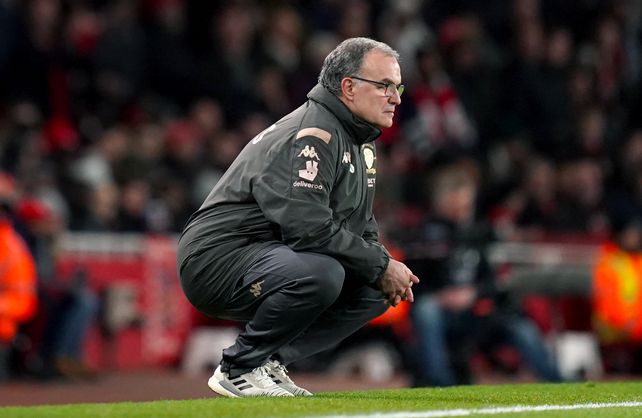 En Inglaterra dicen que Marcelo Bielsa seguir&iacute;a por un a&ntilde;o m&aacute;s como t&eacute;cnico de Leeds.&nbsp;
