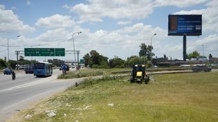 Nation cuts the weeds in the Circunvalación, but they demand the replacement of lights