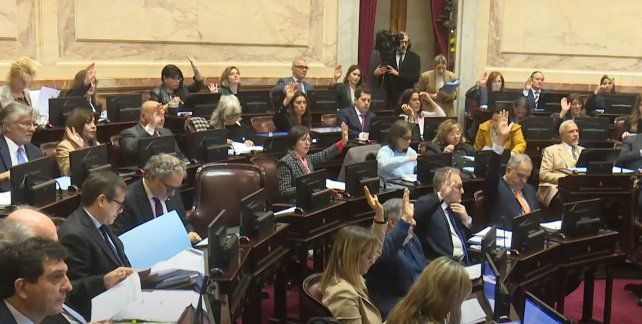 Los decretos del ministro Federico Sturzenegger fueron bajados en el Senado