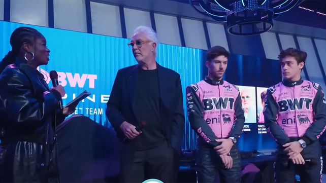 Pierre Gasly y Franco Colapinto junto a Flavio Briatore en la presentación de Alpine para este 2026.