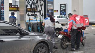 YPF aumentó los combustibles en Santa Fe y rompió el congelamiento anunciado por 45 días
