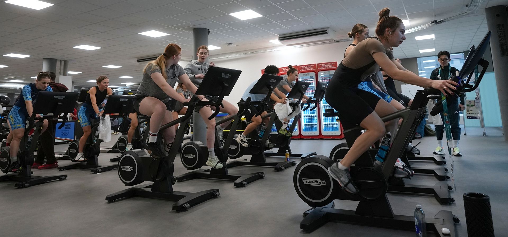 Atletas olímpicos se ejercitan en un gimnasio dentro de la Villa Olímpica antes de los Juegos Olímpicos de Invierno de 2026, en Milán, Italia, el martes 3 de febrero de 2026. (Foto AP/Antonio Calanni) Atletas olímpicos se ejercitan en un gimnasio dentro de la Villa Olímpica antes de los Juegos Olímpicos de Invierno de 2026, en Milán, Italia, el martes 3 de febrero de 2026. (Foto AP/Antonio Calanni)
