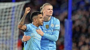 Manchester City volvió al triunfo y venció 2-0 a Leicester.