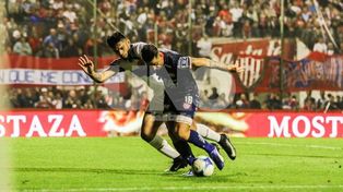 Leonardo Madelón ya tendría al posible reemplazante de Claudio Aquino