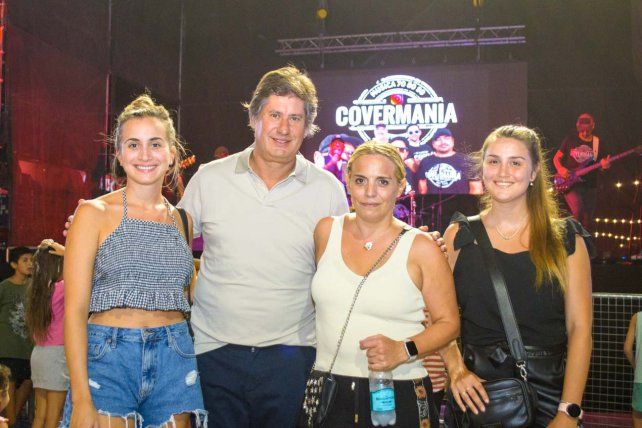 Karen Zawadzki, Roly Santacrocce, Romina Hoffman y Belén Hernández