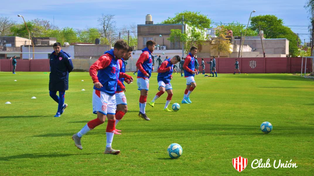 Juan Azconzábal cambió esquema y nombres en Unión