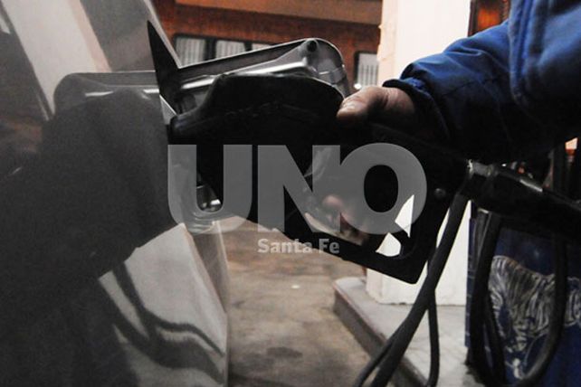 Después del paro y del feriado, se normaliza el expendio de combustible