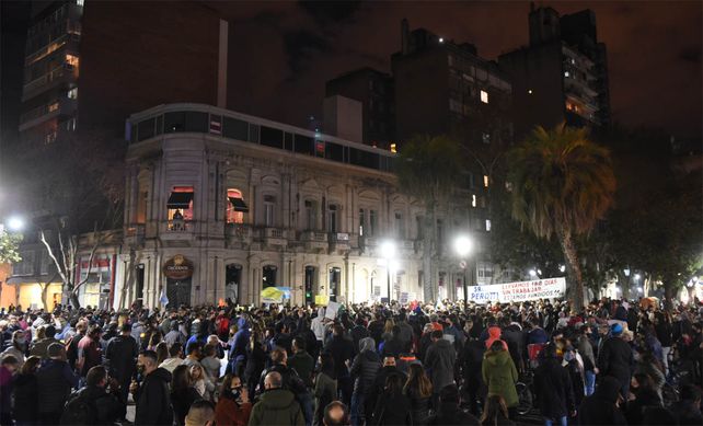 La bronca de los gastronómicos rosarinos: recurso de amparo en contra de restricciones