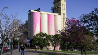 El proyecto inicial de pintar los silos del Macro no tuvo éxito.