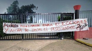 El mensaje de la barra apuntando al presidente de Colón José Alonso.