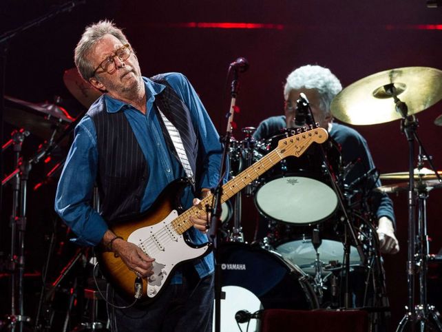 Eric Clapton fue blanco de una catarata de críticas por manifestarse en contra las vacunas del coronavirus.&nbsp;