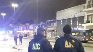 Avenida Eva Perón al 5800, donde sucedió el tiroteo. Hubo momentos de mucha tensión en el local de comidas rápidas.&nbsp;