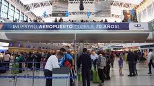La salida de argentinos al exterior cayó 3,1% por la devaluación