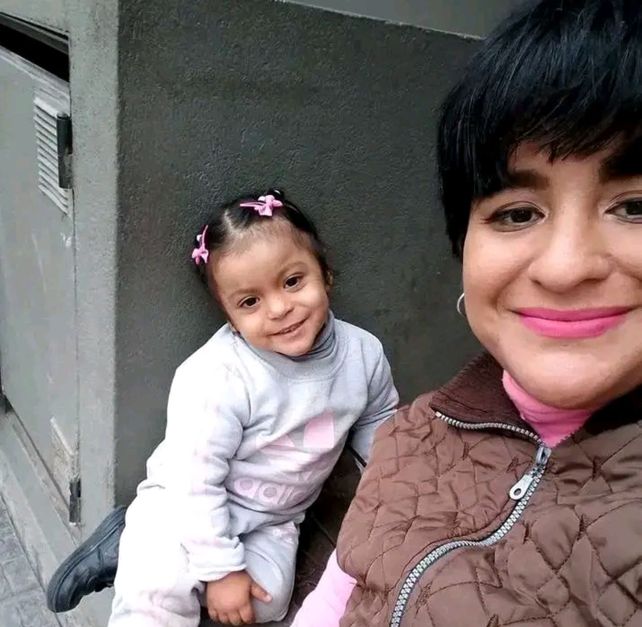Fiorella Salteño junto a su hija Mia.&nbsp;