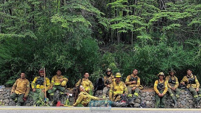 Brigadistas entrerrianos combaten el fuego en el Parque Nacional Los Alerces