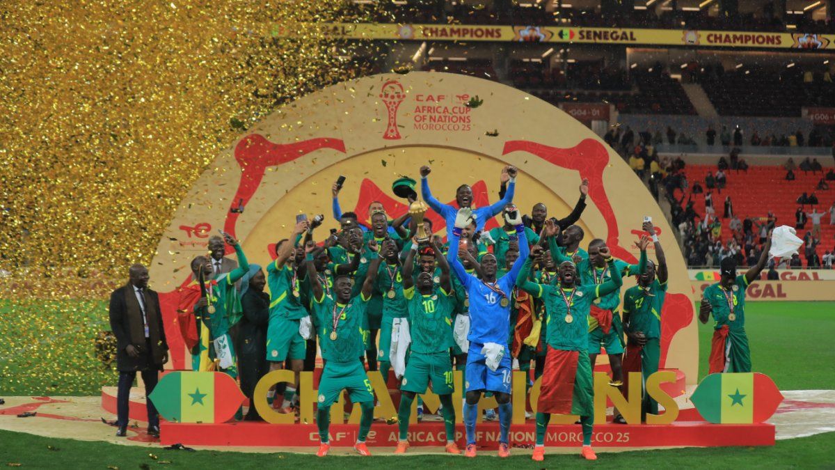 Senegal quiso abandonar, volvió y fue campeón ante Marruecos