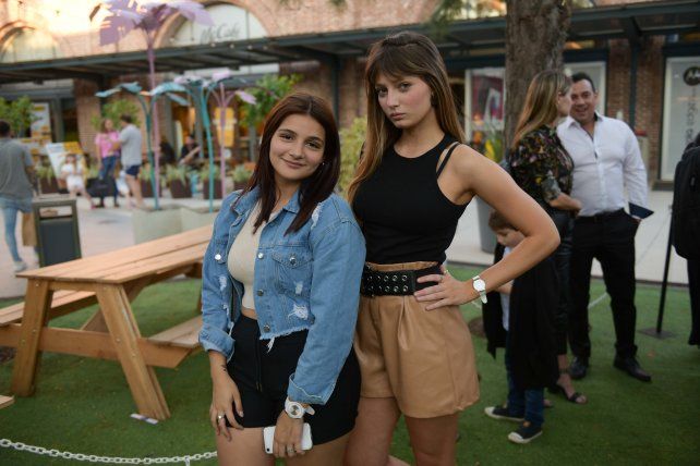Victoria Vila y  Liz Scollo.