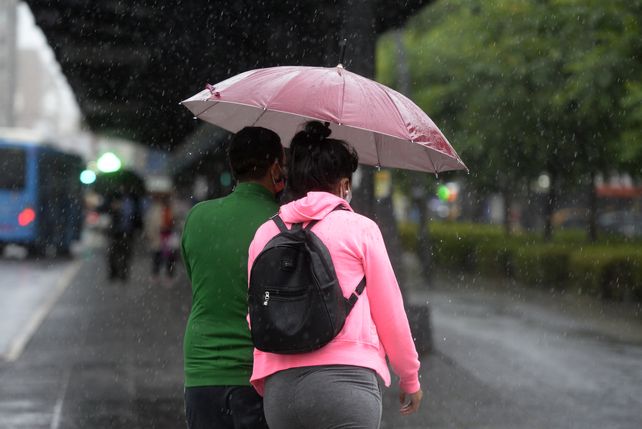 Las lluvias son una constante durante el fin de semana y el tiempo comenzaría a mejorar después del lunes.
