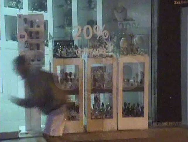 El video del robo en una joyería de la peatonal santafesina