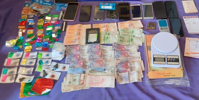 Algunos elementos secustrados durante los distintos allanamientos a los policías.&nbsp;