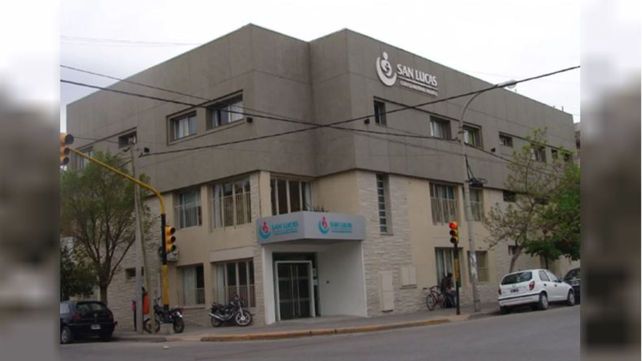 Cuando la madre llegó al auto el nene estaba desvanecido.