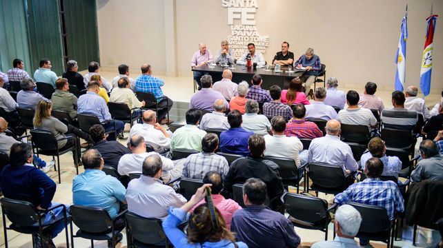 La Federación de Trabajadores Municipales reclamó la reapertura de paritarias.