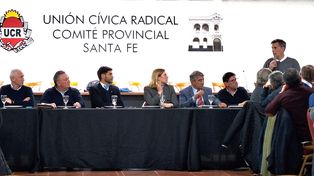 El gobernador Maximiliano Pullaro pidió a los integrantes de la alianza que planteen críticas si consideran necesario rectificar aspectos de la gestión provincial.&nbsp;