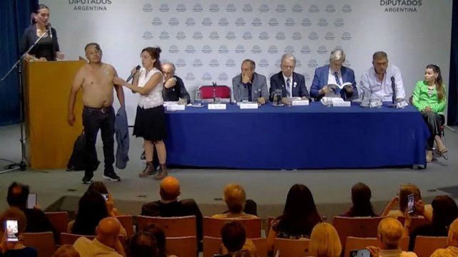 Una payasada en la Cámara de Diputados con un acto antivacuna