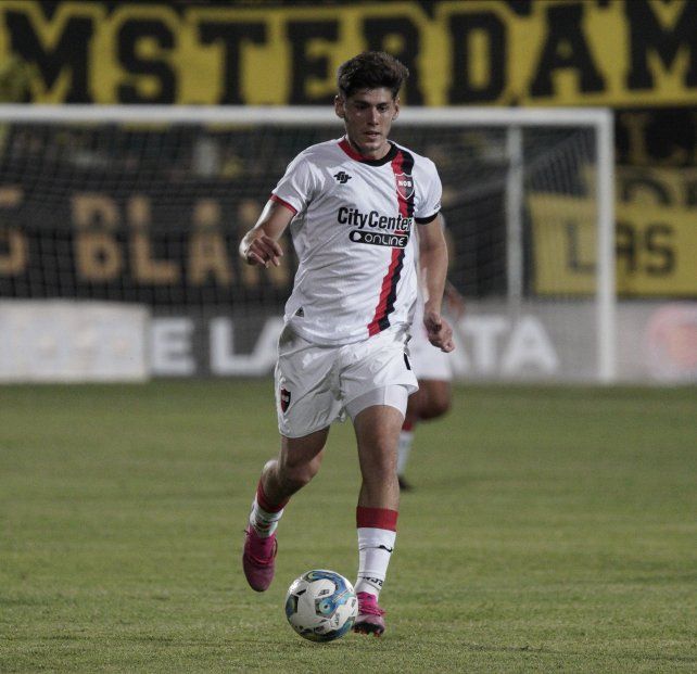 El patrón. Franco Díaz llegó y mostró autoridad en el mediocampo de Newells.