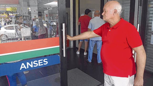 crisis. Hasta ayer unas 8 millones de personas se inscribieron en la p&aacute;gina de Ans&eacute;s para recibir el beneficio.