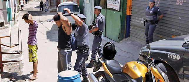 La lucha por la supremacía en la venta de drogas jaquea a las fuerzas de seguridad.