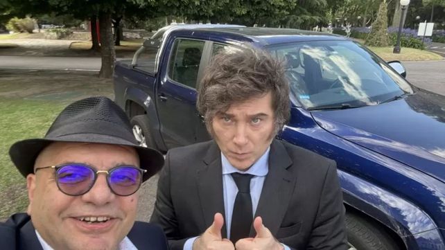 El gurú rosarino del blue salió a respaldar a Milei y no se guardó nada: A los tibios los vomita Dios