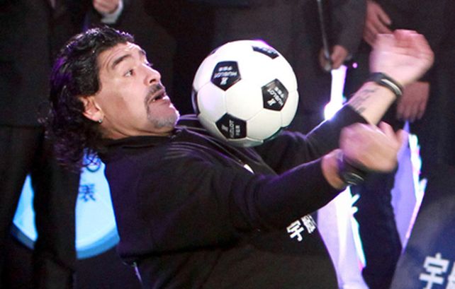 Diego hace jueguito en Sahangai