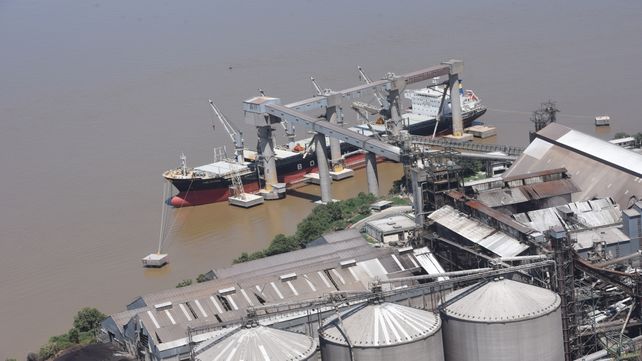 Las cerealeras fueron beneficiadas con los cambios del contrato en hidrovía.